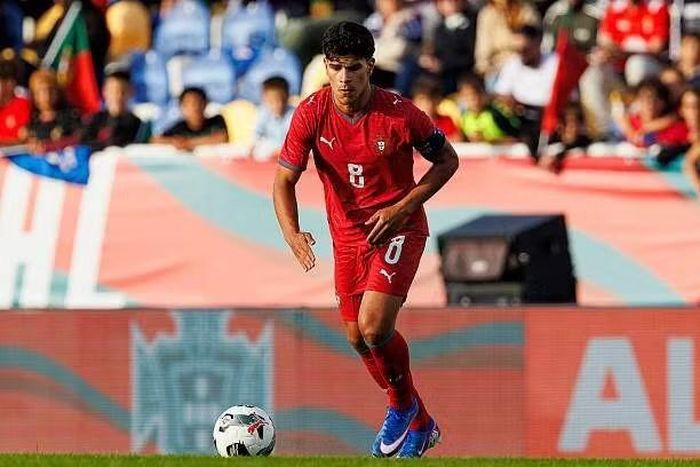 Theo các nguồn tin uy tín, Man United đã tiến hành đàm phán trực tiếp với đại diện của Mateus Fernandes.
