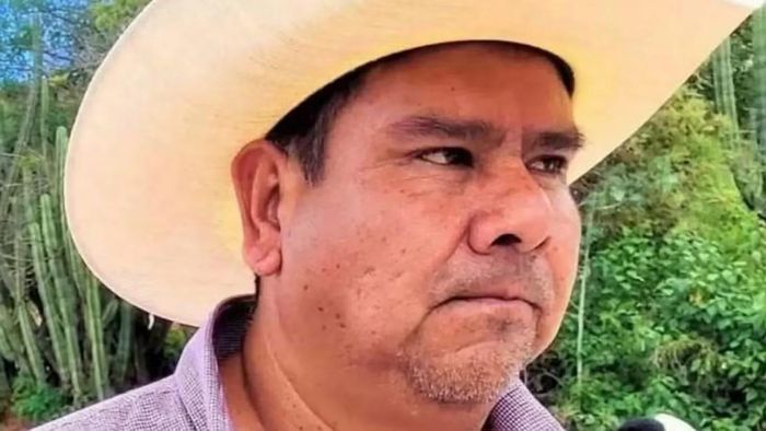 Thị trưởng Jose Angel Bravo Martinez.