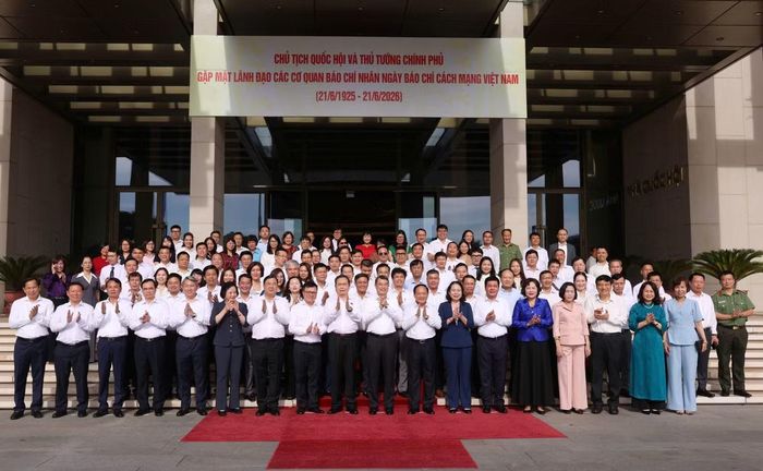  Lãnh đạo Đảng, Nhà nước và lãnh đạo, phóng viên các cơ quan báo chí. Ảnh: Như Ý 