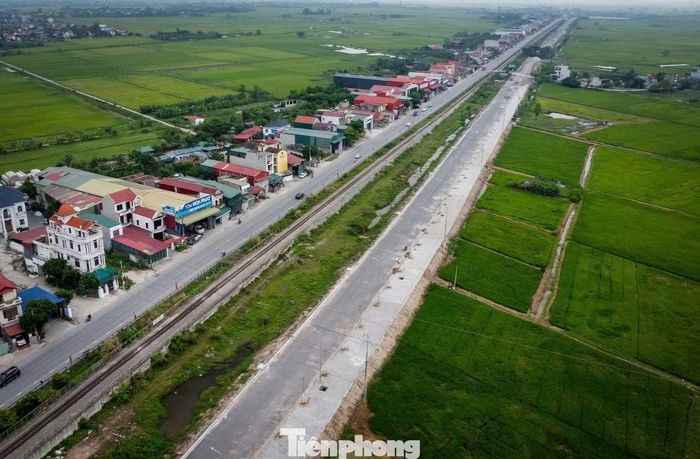 Dự án có tổng chiều dài 6,7 km, đi qua địa bàn xã của huyện Ý Yên, tỉnh Nam Định (cũ), nay là Ý Yên và xã Vạn Thắng (tỉnh Ninh Bình), với tổng mức đầu tư gần 364 tỷ đồng, do Ban Quản lý dự án đầu tư xây dựng số 2 tỉnh Ninh Bình làm chủ đầu tư. Công trình được khởi công từ tháng 5/2022, dự kiến hoàn thành vào tháng 9/2026.