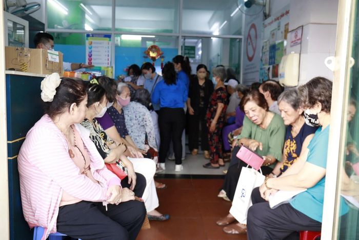Người dân TP.HCM được khám sức khỏe miễn phí.
