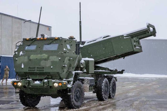 Hệ thống pháo phản lực cơ động cao HIMARS. Ảnh: meta-defense.fr