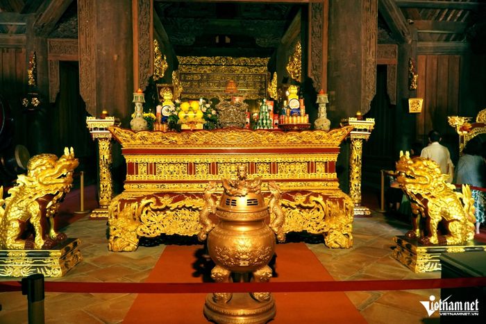 Khu thờ ở chính điện