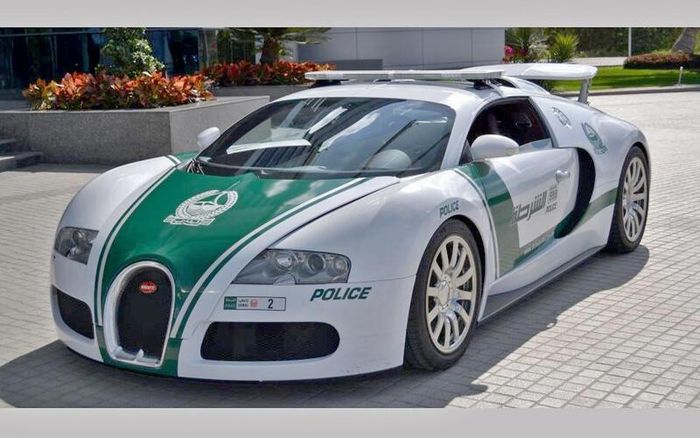 Bugatti Veyron 1.000 mã lực của cảnh sát Dubai