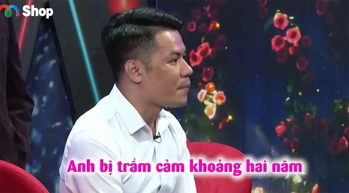 Anh Phong từng mắc căn bệnh trầm cảm, sợ đám đông. Ảnh cắt từ clip