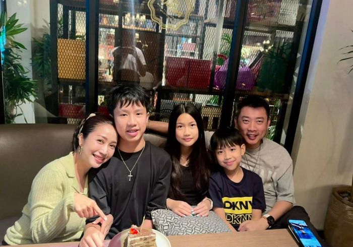 NSƯT Ốc Thanh Vân dành nhiều thời gian cho gia đình sau khi trở về nước. 