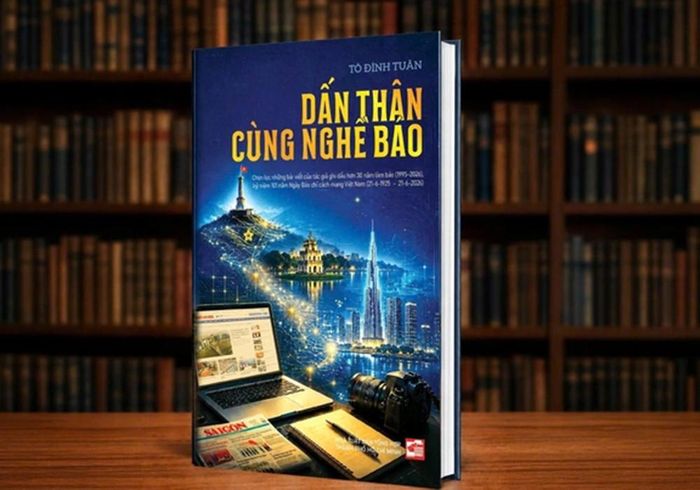 Bìa quyển sách "Dấn thân cùng nghề báo" của nhà báo Tô Đình Tuân. 