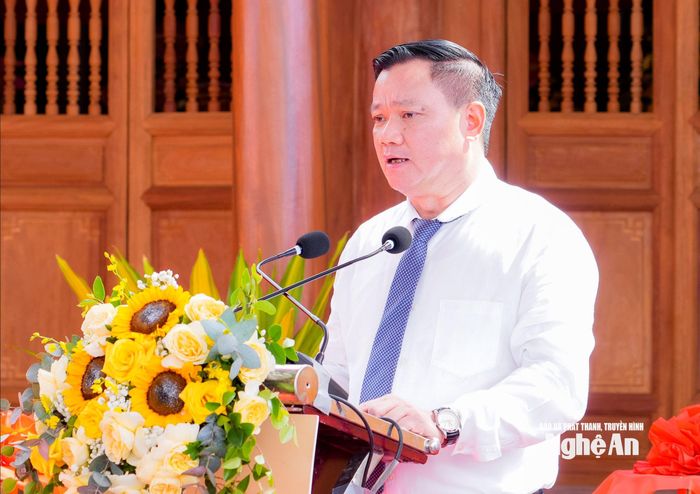 Đồng chí Nguyễn Khắc Thận - Ủy viên Trung ương Đảng, Bí thư Tỉnh ủy, Trưởng Đoàn ĐBQH tỉnh phát biểu tại buổi lễ. Ảnh: Phạm Bằng