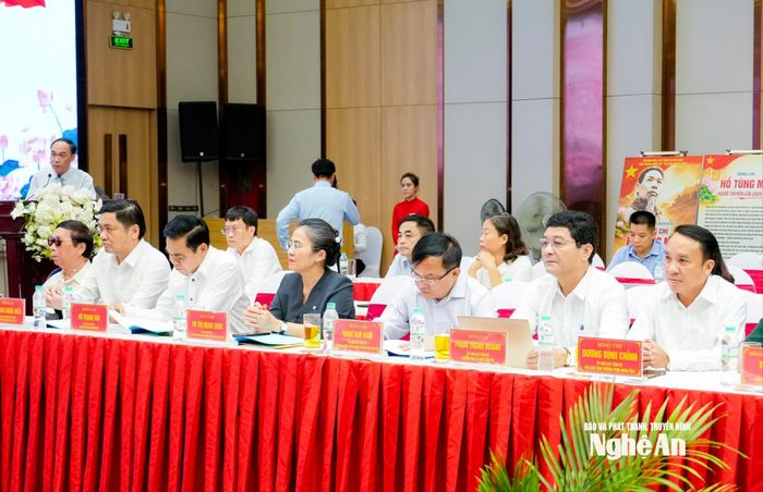 Các đại biểu tham dự hội thảo khoa học với chủ đề: “Đồng chí Hồ Tùng Mậu - Nhà lãnh đạo kiên trung, tài năng của Đảng và cách mạng Việt Nam”. Ảnh: Phạm Bằng