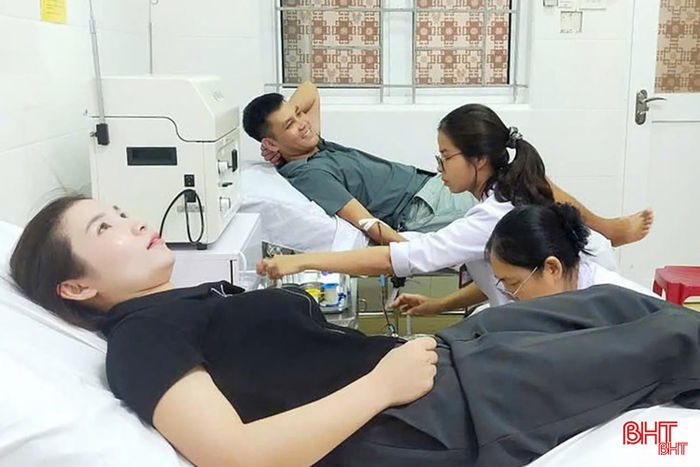 Thành viên Nhóm Máu hiếm Hà Tĩnh thường xuyên tham gia hiến máu cứu người trong trường hợp khẩn cấp.