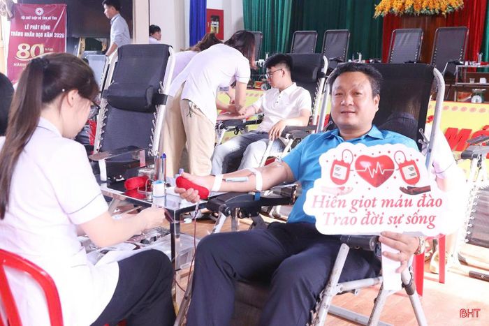 Hiến máu theo cụm liên xã là sự linh hoạt trong cách thức tổ chức chương trình hiến máu tình nguyện của hội chữ thập đỏ các cấp.