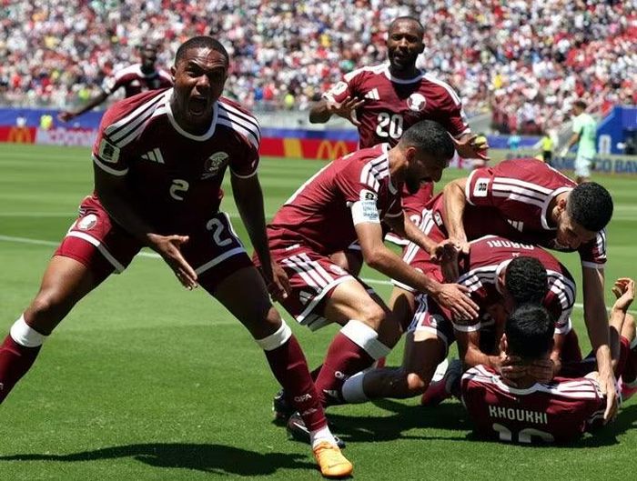 Qatar tạo nên cú sốc khi cầm chân Thụy Sĩ 1-1 ở trận ra quân.