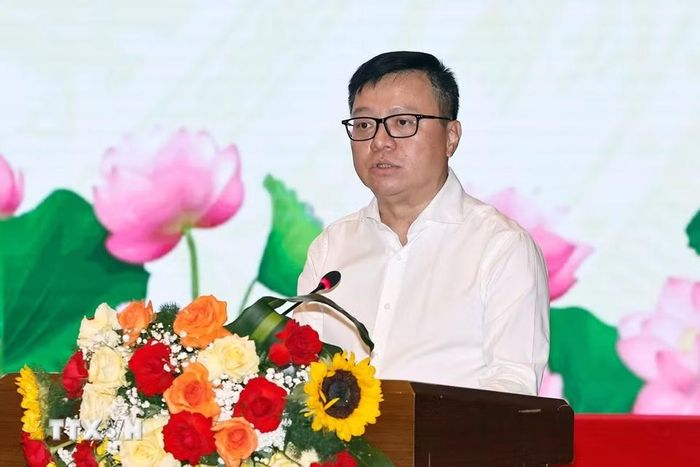 Đồng chí Lê Quốc Minh, Phó Trưởng Ban Tuyên giáo và Dân vận Trung ương, Tổng Biên tập Báo Nhân Dân, Chủ tịch Hội Nhà báo Việt Nam phát biểu. (Ảnh: Doãn Tấn/TTXVN)