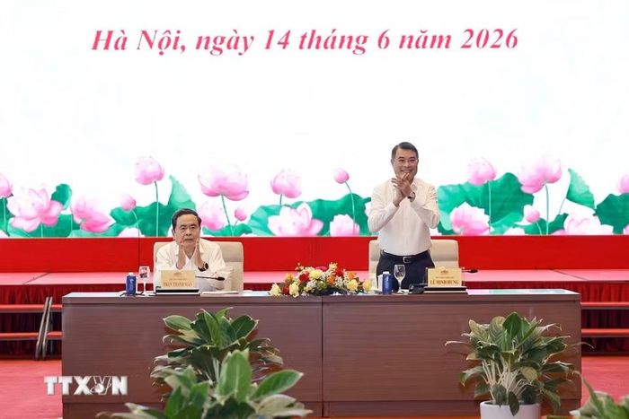 Thủ tướng Chính phủ Lê Minh Hưng và Chủ tịch Quốc hội Trần Thanh Mẫn gặp mặt lãnh đạo các cơ quan báo chí nhân Ngày Báo chí Cách mạng Việt Nam (21/6/1925-21/6/2026). (Ảnh: Doãn Tấn/TTXVN)