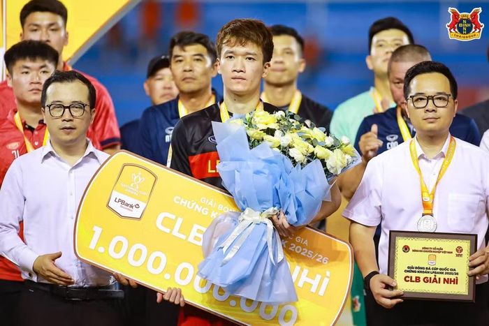 Ninh Bình FC nhận thất bại ở trận chung kết dù được thi đấu trên sân nhà. (Ảnh: CLBNinhBinh)