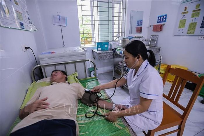 Y tế cơ sở là lĩnh vực được xã Lạc Sơn (tỉnh Phú Thọ) đặc biệt chú trọng. Hiện xã có 6 điểm trạm, trong đó 5 điểm có cơ sở vật chất ổn định, trang thiết bị đáp ứng hoạt động khám, chữa bệnh thường xuyên. Ảnh: Trọng Đạt/TTXVN