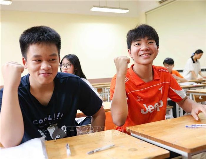 Thí sinh phấn khởi, tự tin tham dự kỳ thi. Ảnh: Thanh Tùng/TTXVN