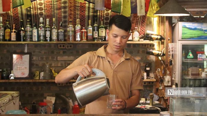 Không chỉ gìn giữ anh Phạm Văn Đại còn muốn lan tỏa những giá trị văn hóa bản địa của vùng hồ Thác Bà đến với du khách.