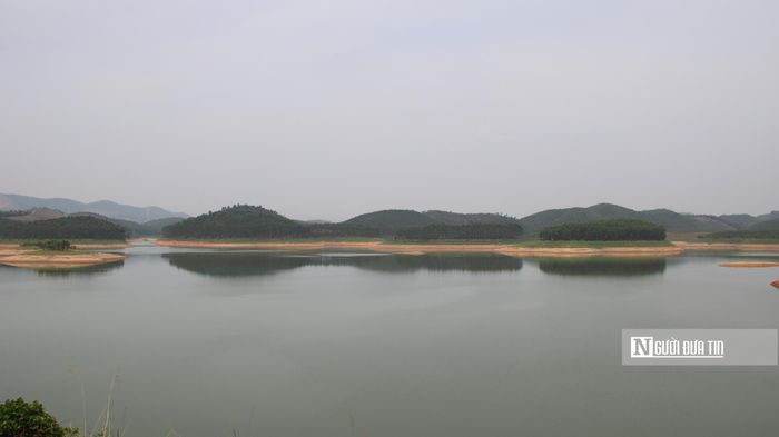 Một góc hồ Thác Bà.