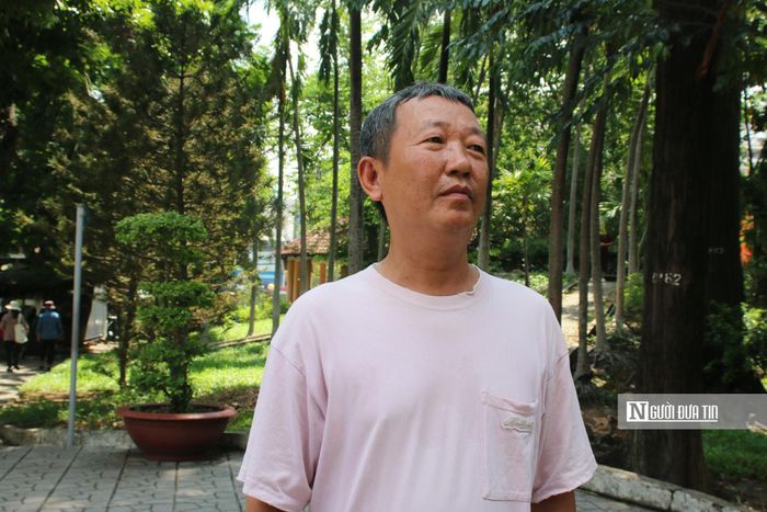 Ông Trần Văn Thuận là người dân sống gần khu vực công viên Lê Thị Riêng, mỗi ngày đều đến công viên để đi dạo, tập thể dục. Ông được thế hệ ông bà, cha mẹ kể về nhiều câu chuyện liên quan đến công viên này và đặc biệt là các câu chuyện liên quan đến Chiến dịch Mậu Thân 1968.