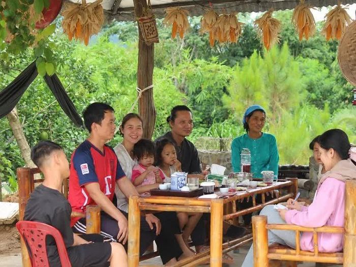 Những "công dân đời đầu" ở Làng Chữa Lành.