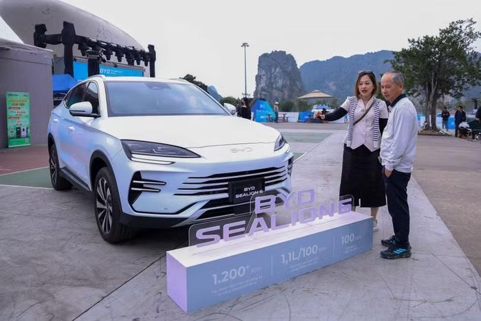 Sealion 6 góp phần làm nóng cuộc đua hybrid tại Việt Nam với lợi thế về công nghệ PHEV và giá bán cạnh tranh. Ảnh: BYD.