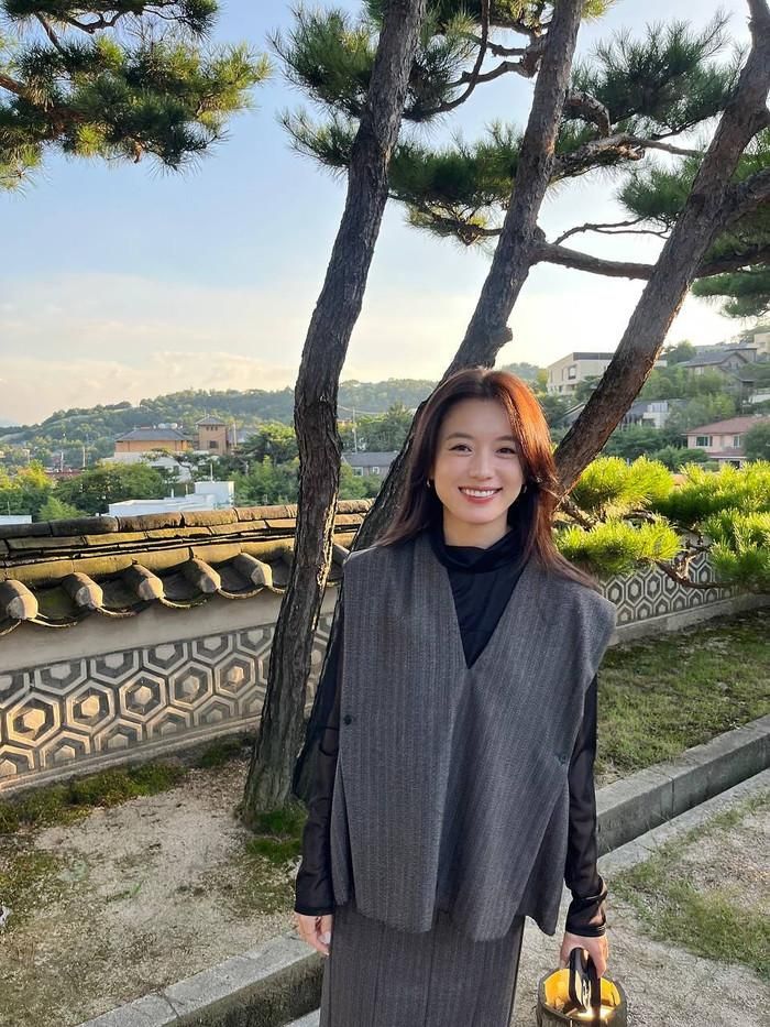 Han Hyo Joo khá kín tiếng, gần như không chia sẻ quá nhiều về đời tư. Ảnh: IGNV