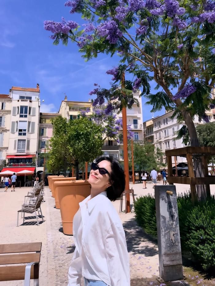 Song hye Kyo đăng tải loạt khoảnh khắc trong chuyến đi nước ngoài.