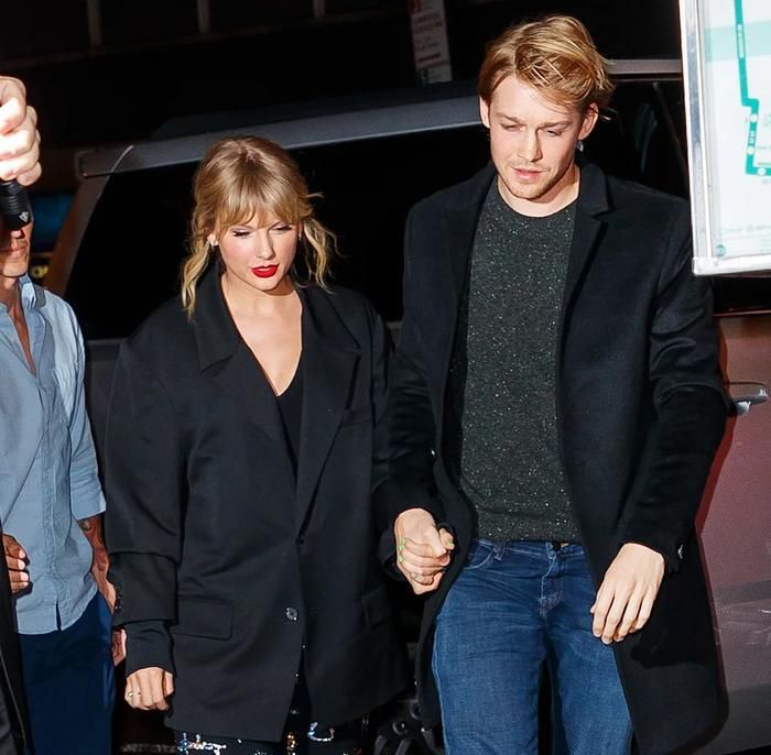 Joe Alwyn và Taylor Swift từng có mối tình kéo dài hơn 6 năm.