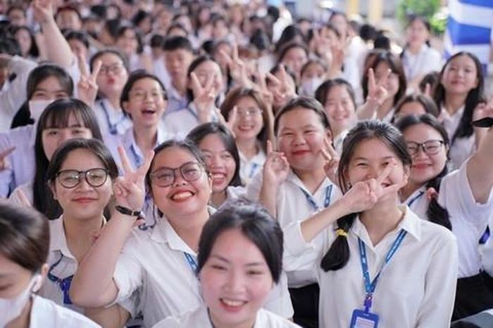 Sinh viên theo học ngành Sư phạm Ngữ văn có nhiều lựa chọn việc làm sau tốt nghiệp. Ảnh minh hoa