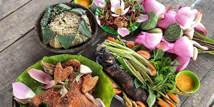 Loạt món ăn ngon đất sen hồng