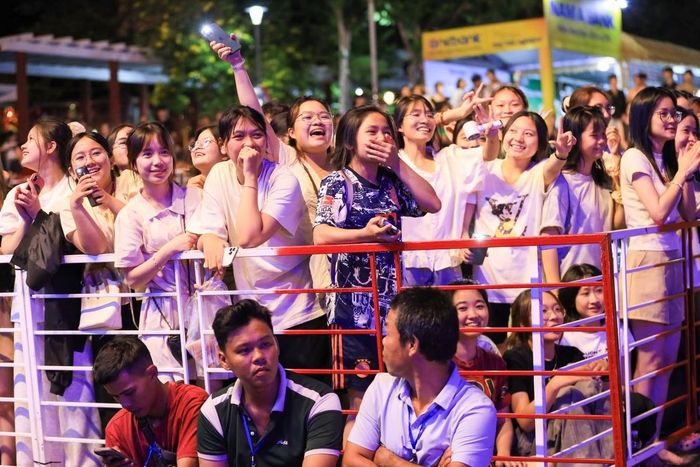 Chương trình thu hút sự quan tâm của nhiều du khách khi đến Huế dịp Festival.