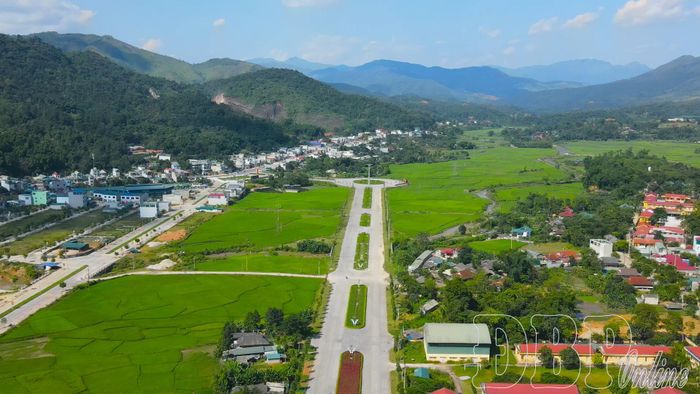 Hạ tầng giao thông phát triển đồng bộ tại khu vực trung tâm xã Mường Ảng.
