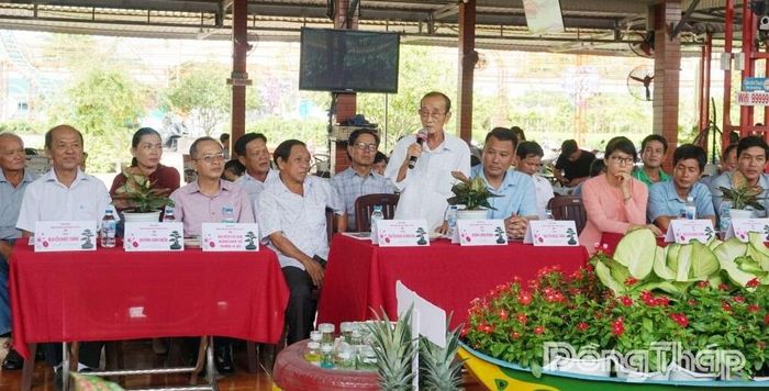 Đại diện nhà vườn, nghệ nhân hoa - kiểng đóng góp ý kiến tâm huyết về giải pháp phát triển ngành hàng hoa - kiểng.