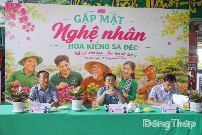 Đồng chí Lê Minh Hoan, nguyên Ủy viên Ban Chấp hành Trung ương Đảng, nguyên Phó Chủ tịch Quốc hội phát biểu chia sẻ, gợi mở những tư duy, định hướng mới nhằm phát triển bền vững thương hiệu hoa - kiểng Sa Đéc.