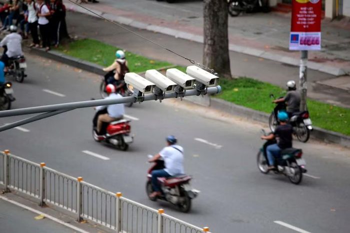 Người điều khiển phương tiện cần nghiêm túc chấp hành các quy định của pháp luật khi tham gia giao thông.