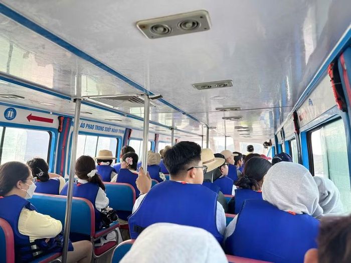 Cù Lao Xanh đang là điểm du lịch thu hút đông đảo du khách. Ảnh: Ngọc Tú