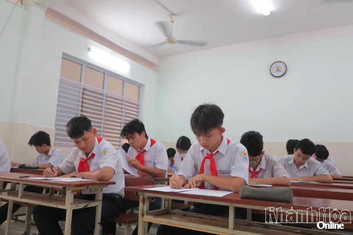 Học sinh Trường THCS Âu Cơ (phường Nha Trang).