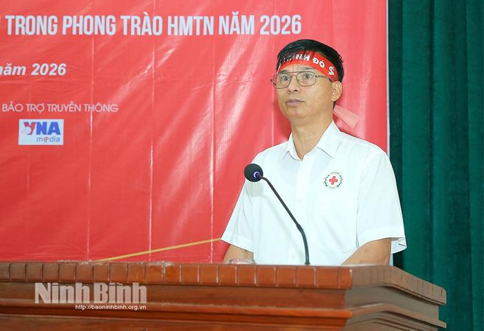 Đồng chí Tống Văn Tam, Chủ tịch Hội Chữ thập đỏ tỉnh, Phó Trưởng Ban Chỉ đạo vận động HMTN tỉnh phát biểu khai mạc chương trình.