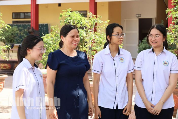 Trường THCS Trần Đăng Ninh đổi mới phương pháp dạy học đồng bộ theo định hướng phát triển phẩm chất và năng lực học sinh.