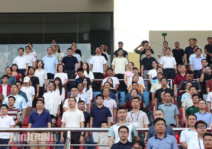 Các đại biểu dự khán trận chung kết.