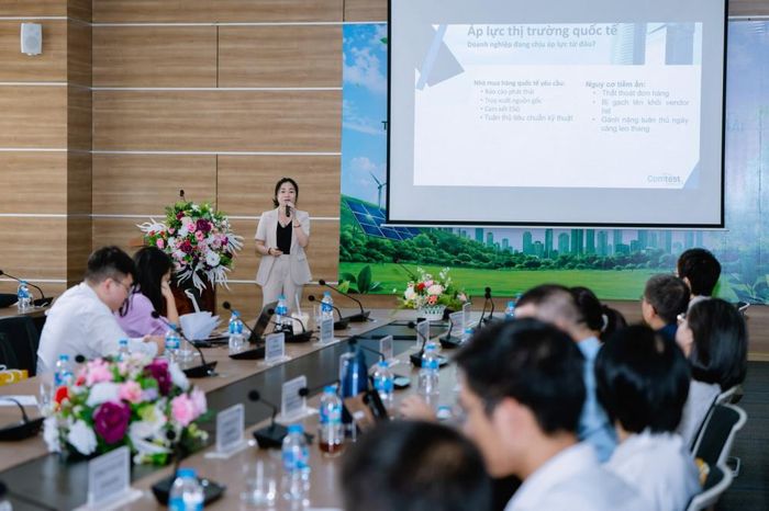 Đại diện Comtest Group tham luận về chủ đề "Quản lý phát thải trong chuỗi cung ứng - Nâng cao năng lực hội nhập thị trường toàn cầu"
