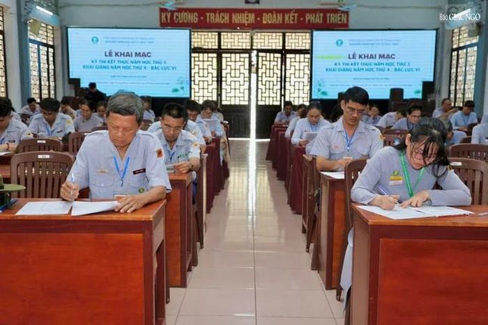 Thi kết thúc năm 3 bậc Lực VI
