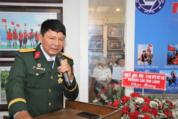 Nghệ sĩ nhiếp ảnh - Đại tá Đoàn Hoài Trung, Chủ tịch Hội Nghiếp ảnh TP.HCM phát biểu khai mạc triển lãm