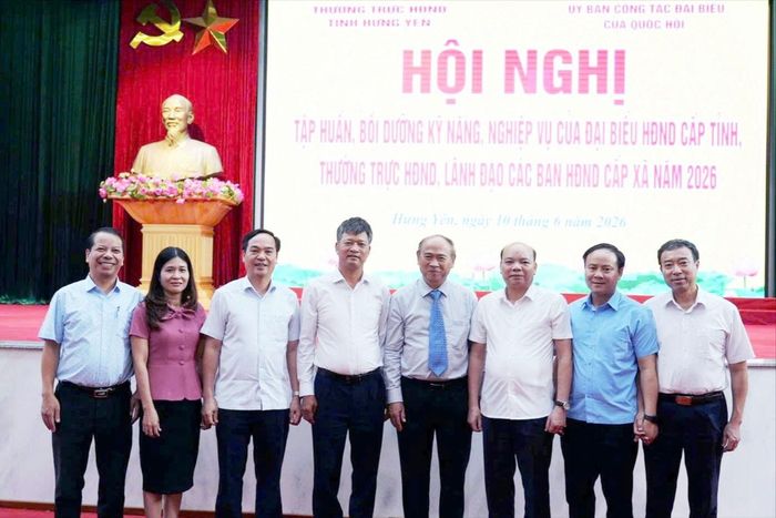 Các đại biểu và báo cáo viên tại hội nghị. Ảnh: N. Ánh