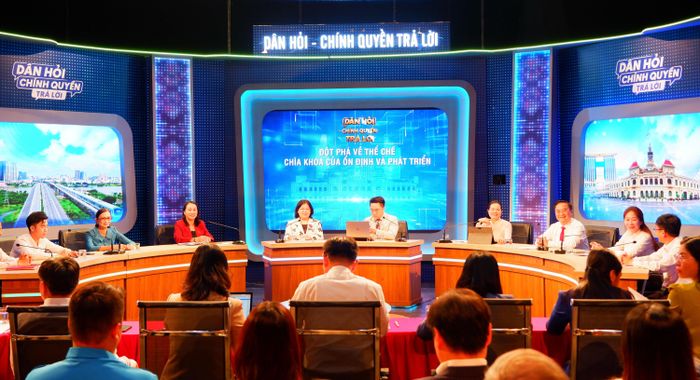 Chương trình “Dân hỏi - Chính quyền trả lời” với chủ đề Đột phá về thể chế - Chìa khóa của ổn định và phát triển
