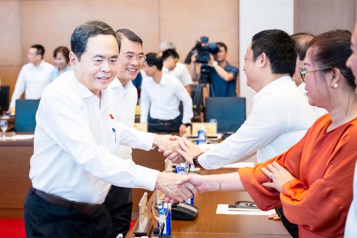 Chủ tịch Quốc hội Trần Thanh Mẫn, Thủ tướng Chính phủ Lê Minh Hưng với các đại biểu dự cuộc gặp mặt. Ảnh: Phạm Thắng