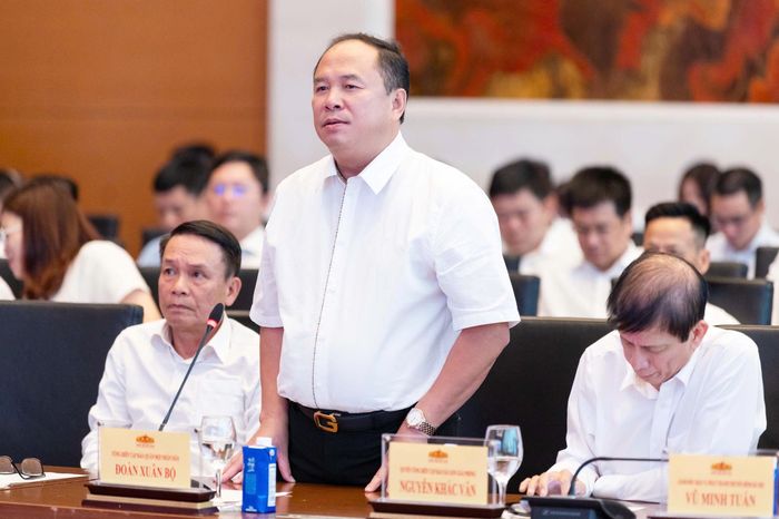 Tổng Biên tập Báo Quân đội nhân dân, Thiếu tướng Đoàn Xuân Bộ phát biểu tại cuộc gặp mặt. Ảnh: Phạm Thắng