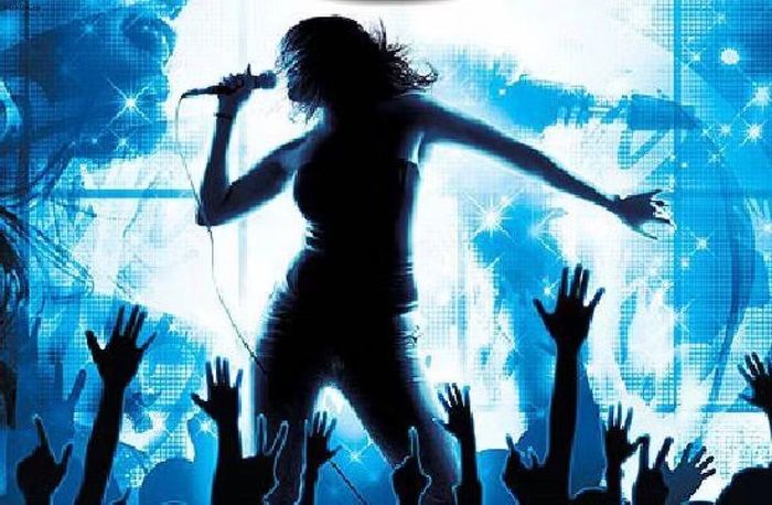 “Cường quốc hát nhép” là lời cảnh báo đến giới chuyên môn trước thực trạng lạm dụng công nghệ. Ảnh trong bài: BTC