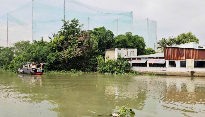 TP Hồ Chí Minh đang triển khai cắm mốc chỉ giới hành lang bảo vệ sông, suối, kênh, rạch.